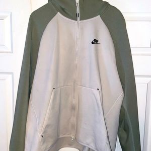 Nike Zippered sweatshirt